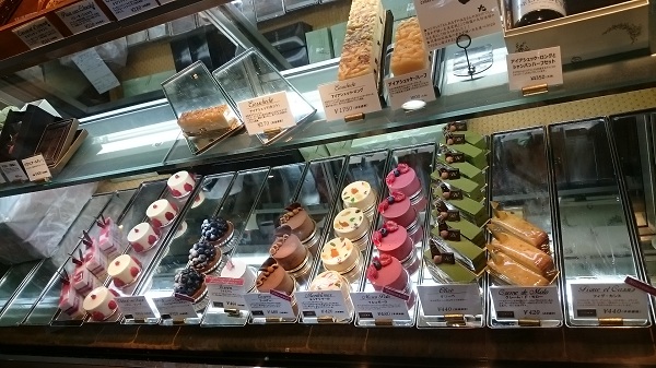 ドゥブルベ・ボレロ・ショーケース